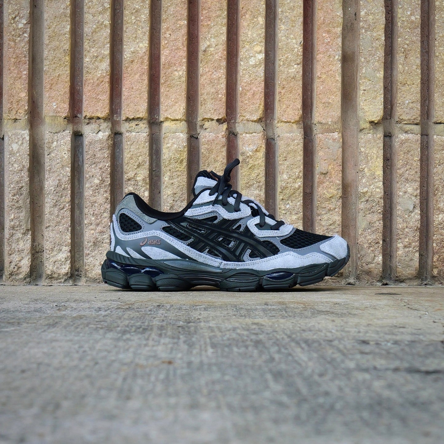 Mens Asics Gel-NYC (Black/Cement Grey)