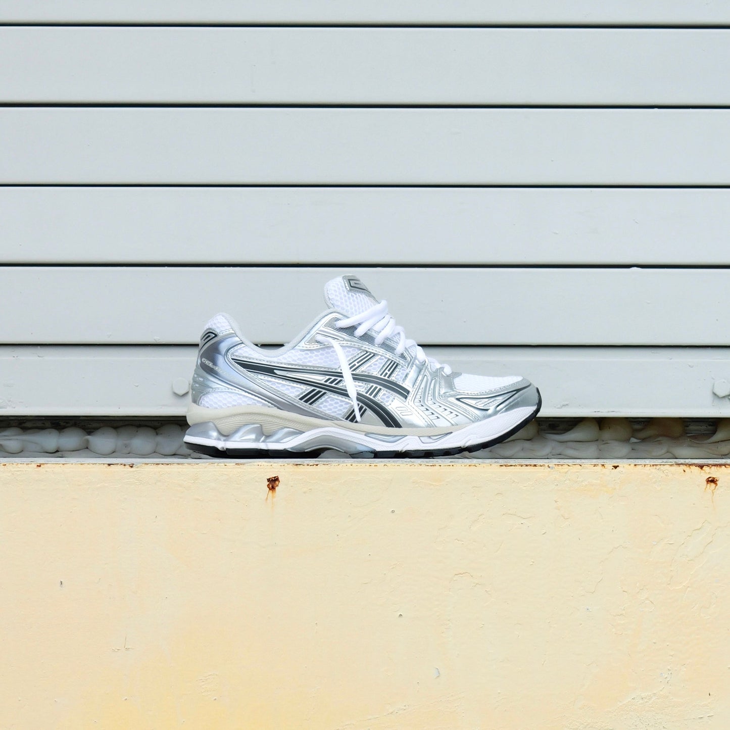 Mens Asics Gel-Kayano 14 (White/Graphite Grey)