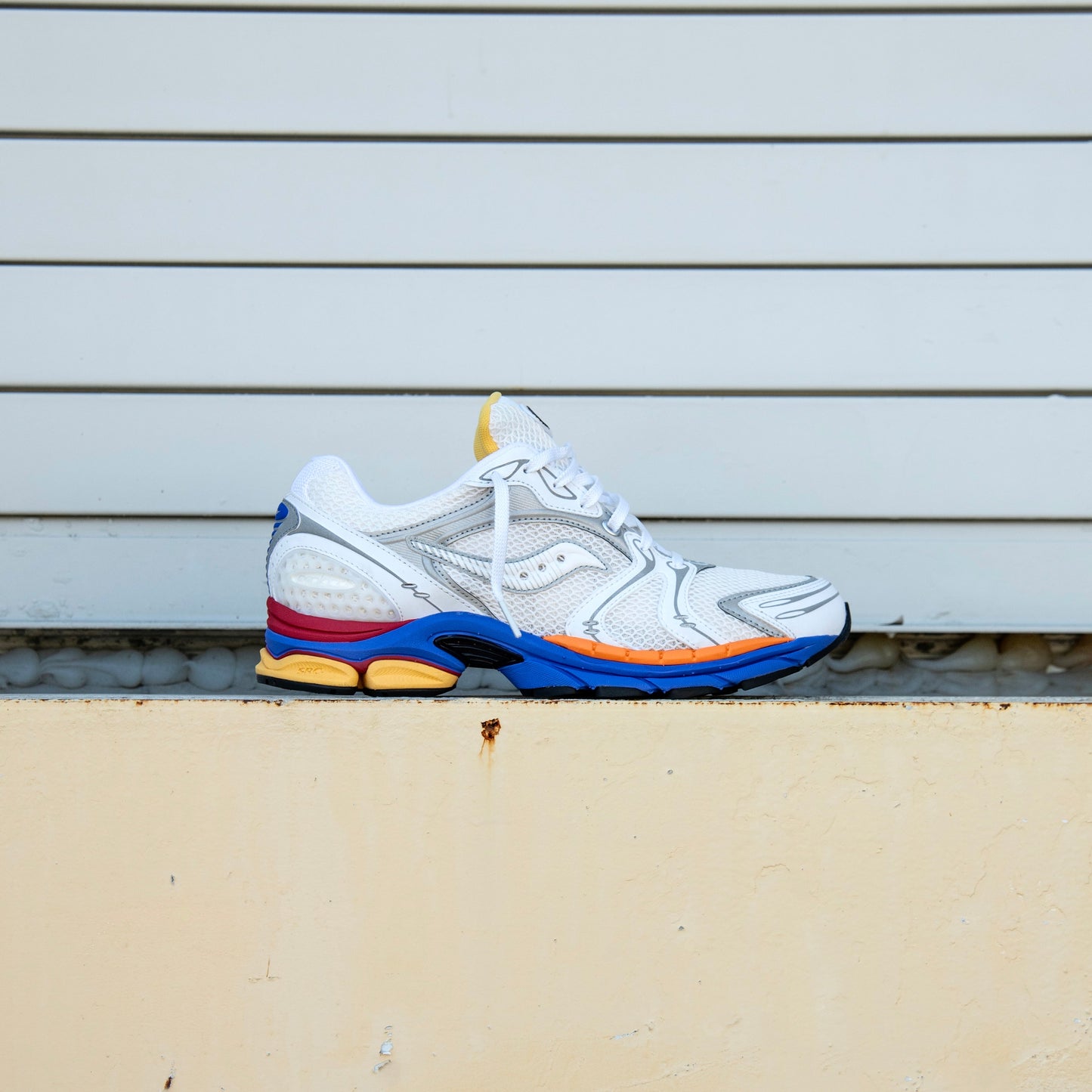 Mens Saucony ProGrid Triumph 4 Galaxy (White/Multi)