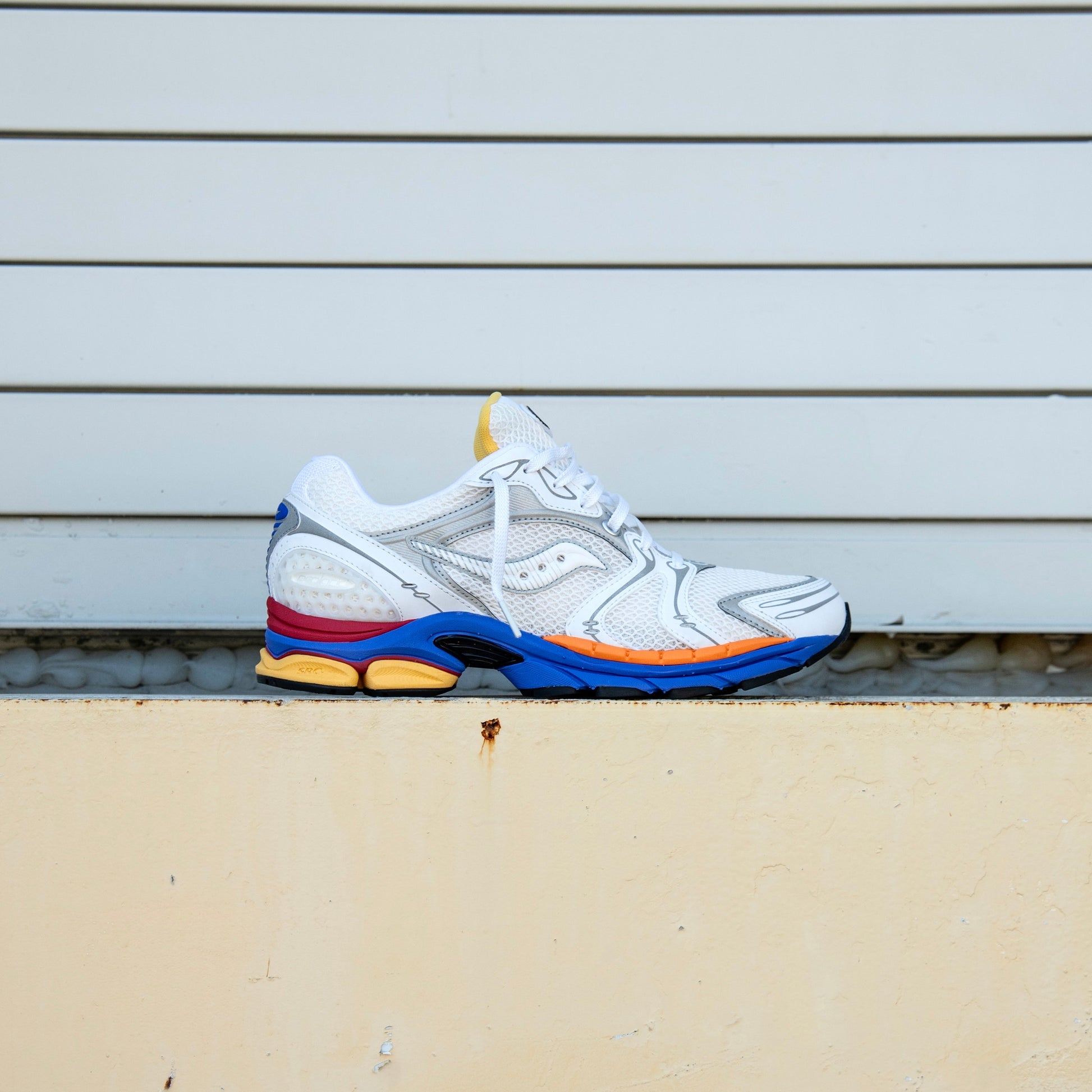 Mens Saucony ProGrid Triumph 4 Galaxy (White/Multi)