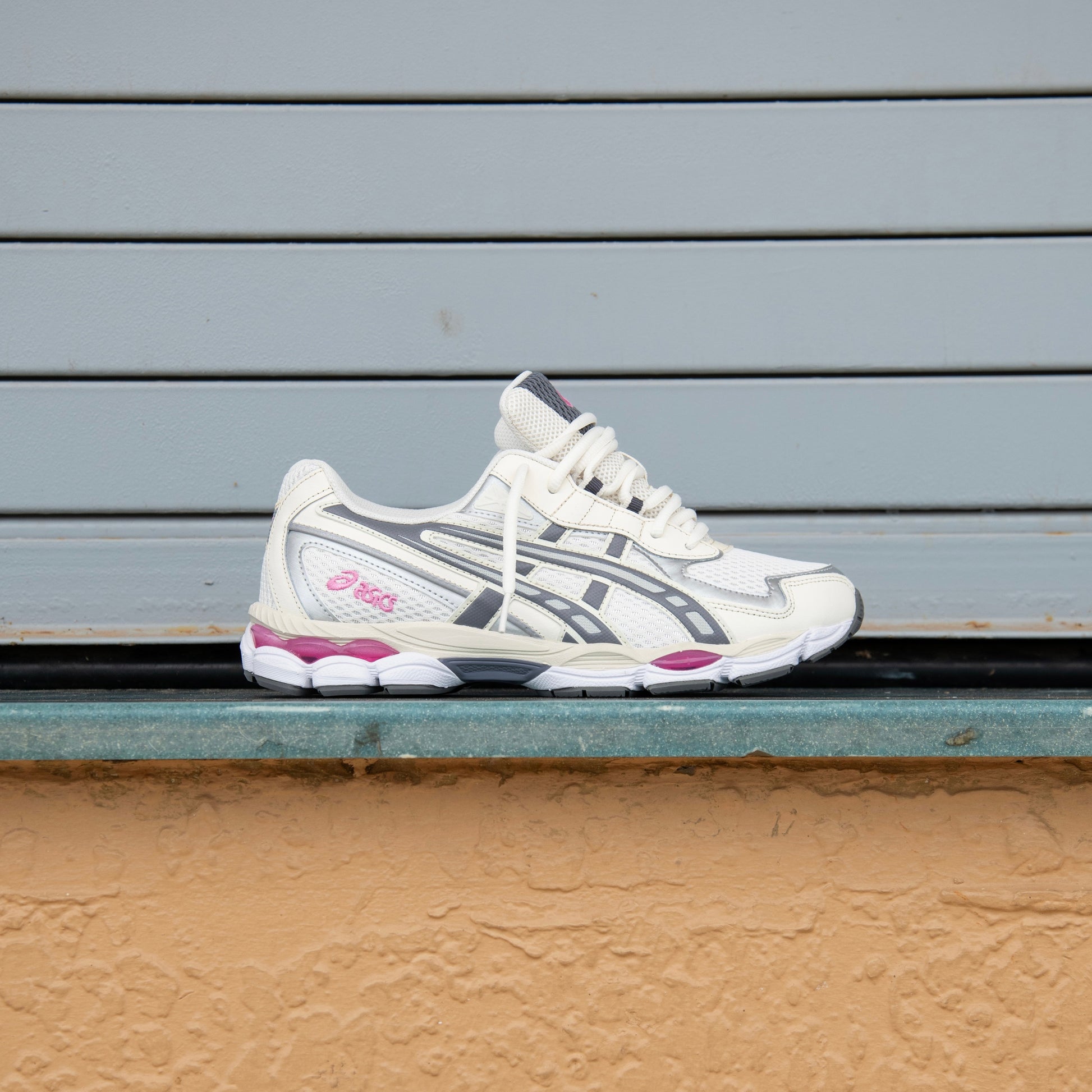 Mens Asics Gel-NYC 2055 (Cream/Carbon)