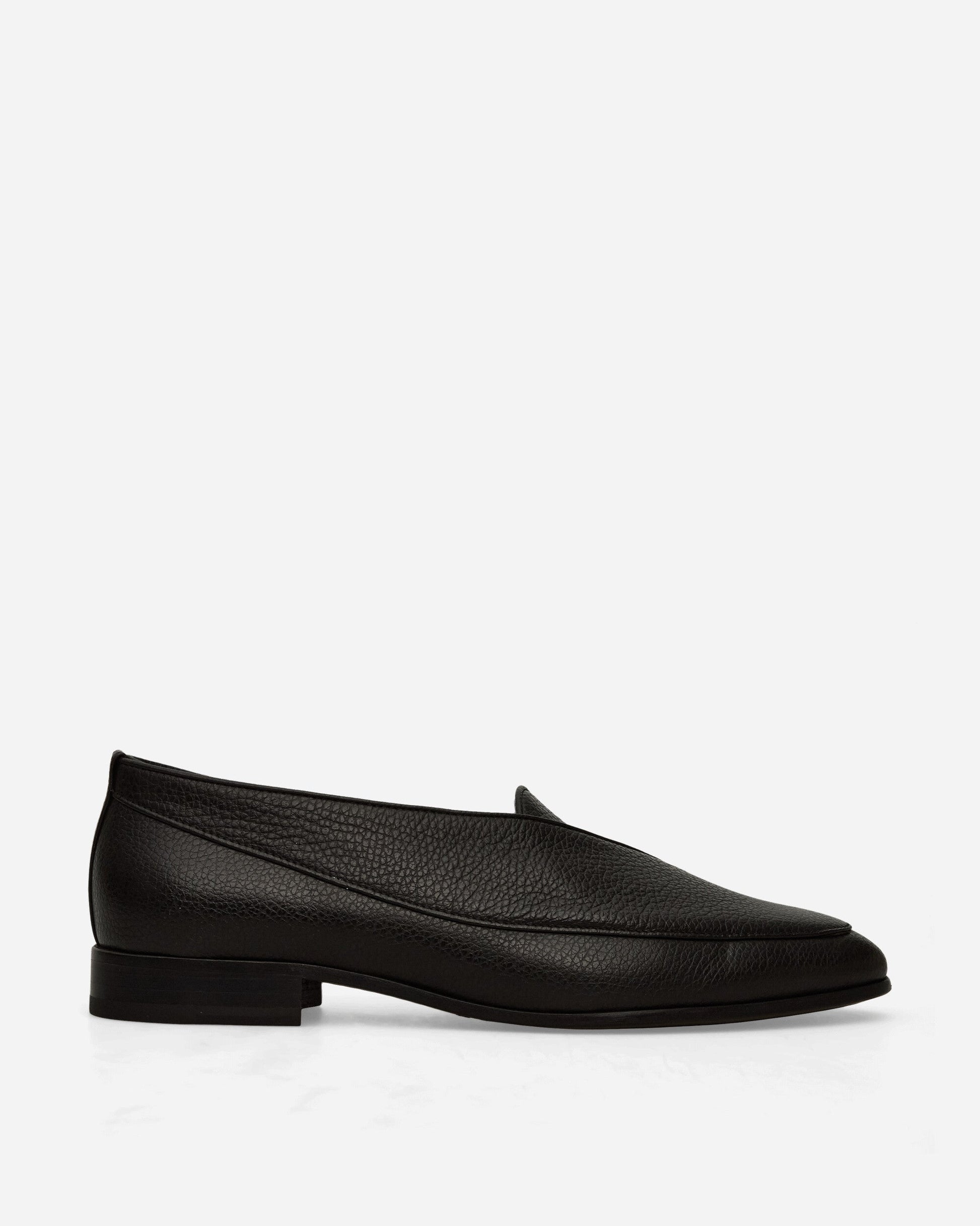 Shin Loafers Black