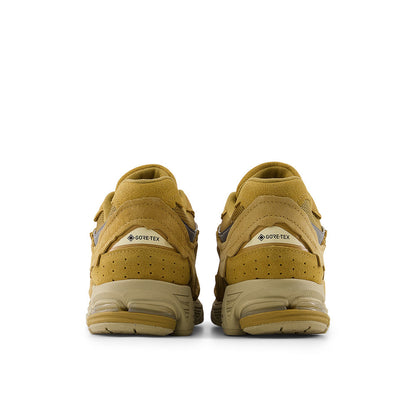 New Balance  2002 GOR-TEX Protection Pack 2.0 - Stucco