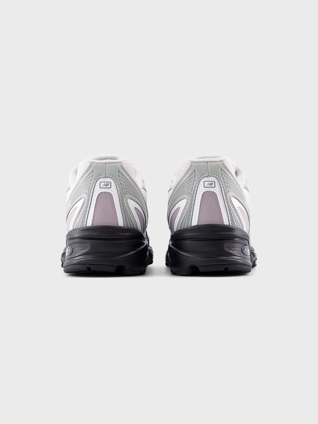 New Balance 740 Sneakers | Silver Metallic/Raincloud