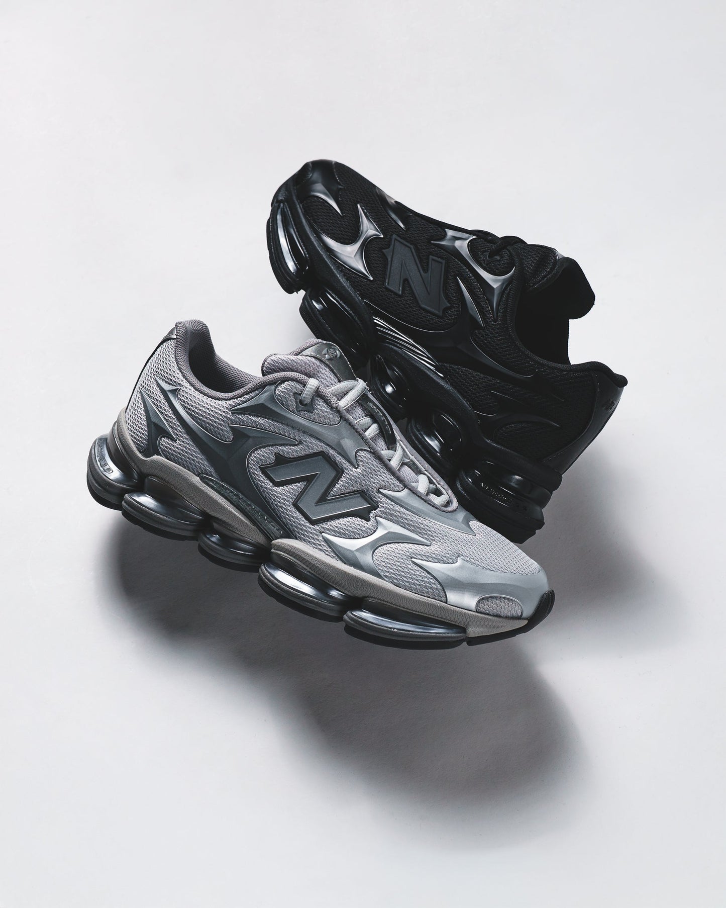 New Balance Unisex 2000 Black Metallic U200078C