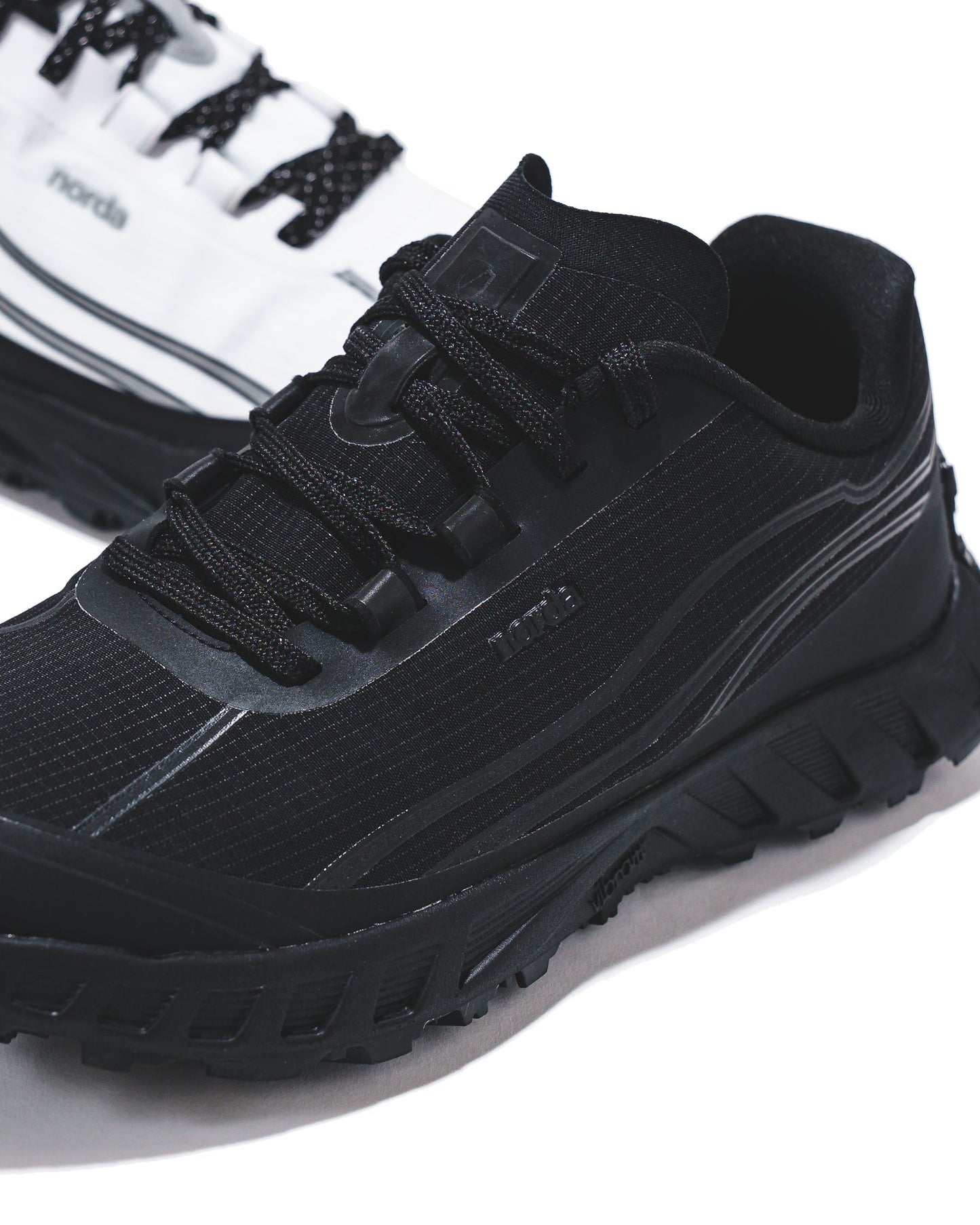 Norda Men 002 Stealth Black