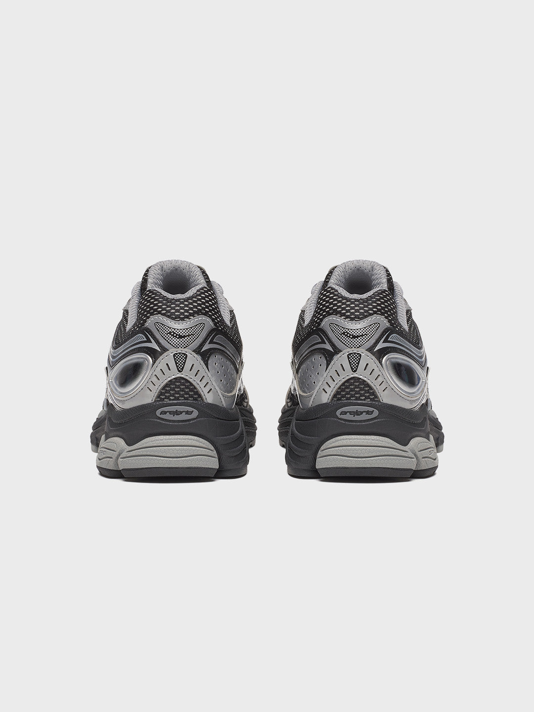 Saucony Progrid Omni 9 Sneakers | Black/Silver